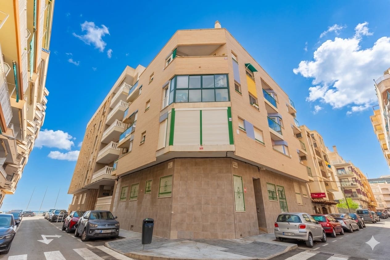 2 bedroom Penthouse for sale in Torrevieja - € 174,900 (Ref: 9773414)