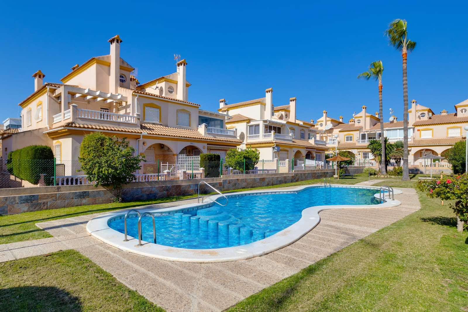 3 sovrum Villa till salu i La Zenia med pool garage - 189 000 € (Ref: 9790055)