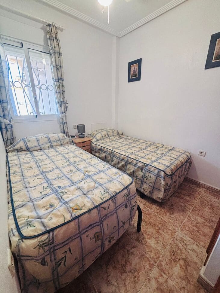 2 sovrum Bungalow till salu i Playa Flamenca med pool - 149 950 € (Ref: 9799971)