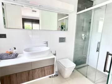 Chalet de 2 habitaciones en Cabo Roig en venta con piscina garaje - 299.000 € (Ref: 9804835)