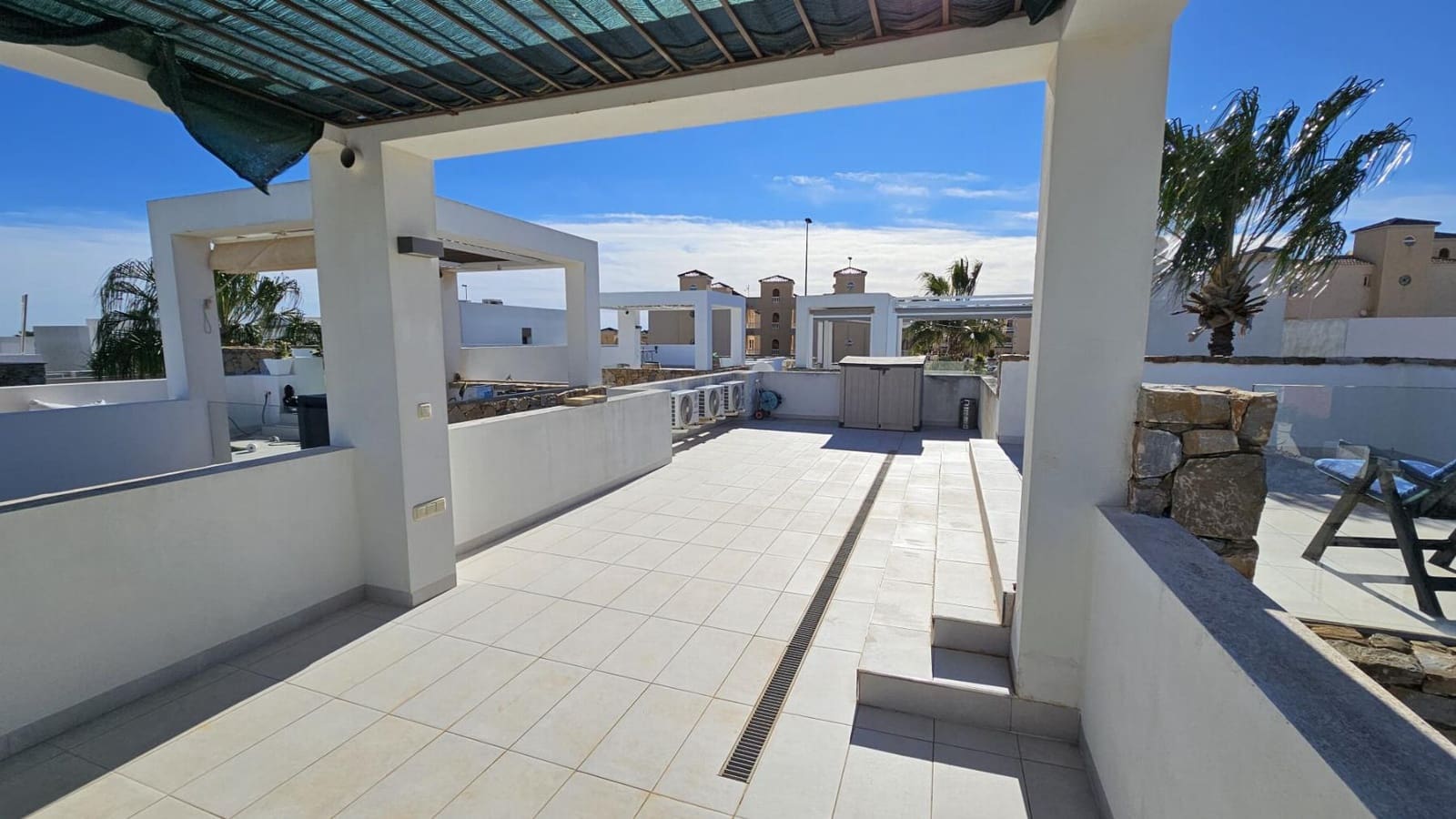 Chalet de 2 habitaciones en Cabo Roig en venta con piscina garaje - 299.000 € (Ref: 9804835)