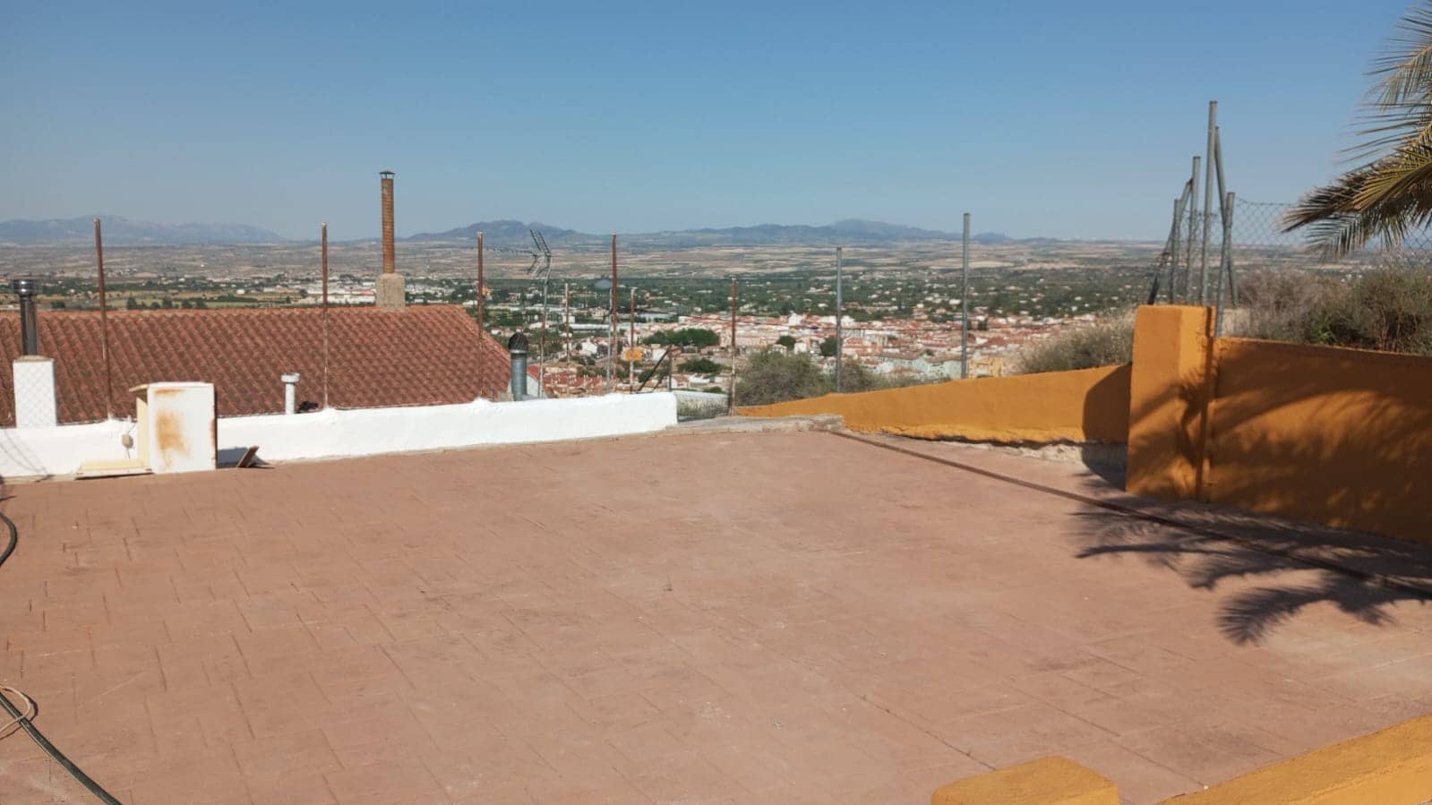 8 soveværelse Finca/Landehus til salg i Baza med swimmingpool garage - € 249.950 (Ref: 9311909)