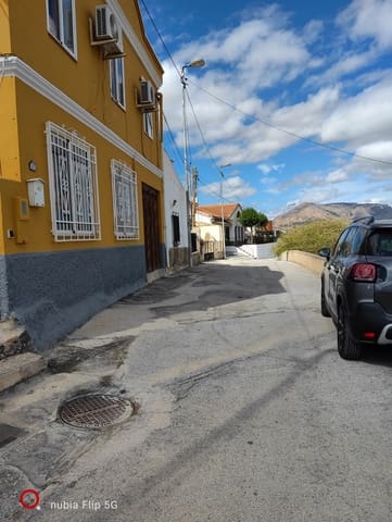 8 soveværelse Finca/Landehus til salg i Baza med swimmingpool garage - € 249.950 (Ref: 9311909)