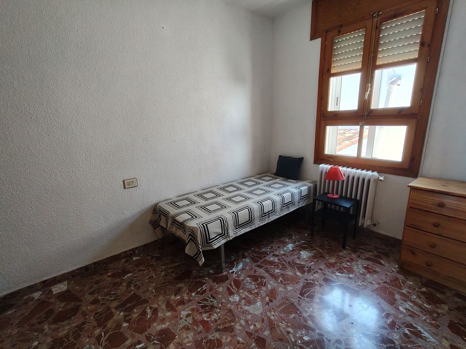 8 soveværelse Finca/Landehus til salg i Baza med swimmingpool garage - € 249.950 (Ref: 9311909)