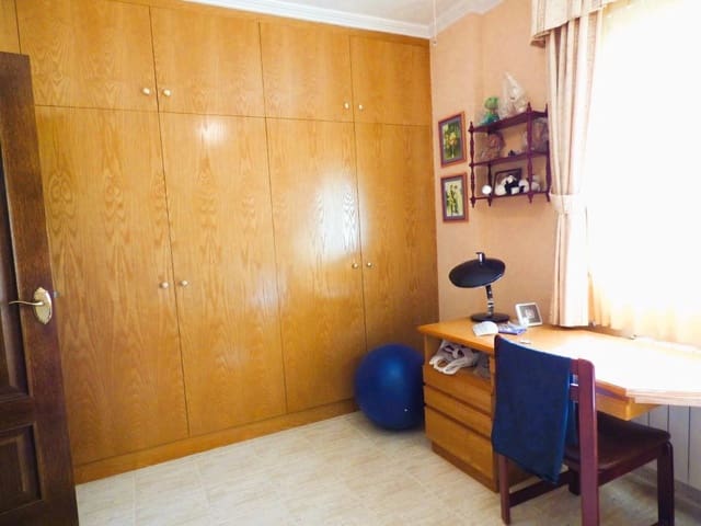 Casa de 6 habitaciones en Playa Levante, Benidorm en venta con piscina garaje - 460.000 € (Ref: 10065688)