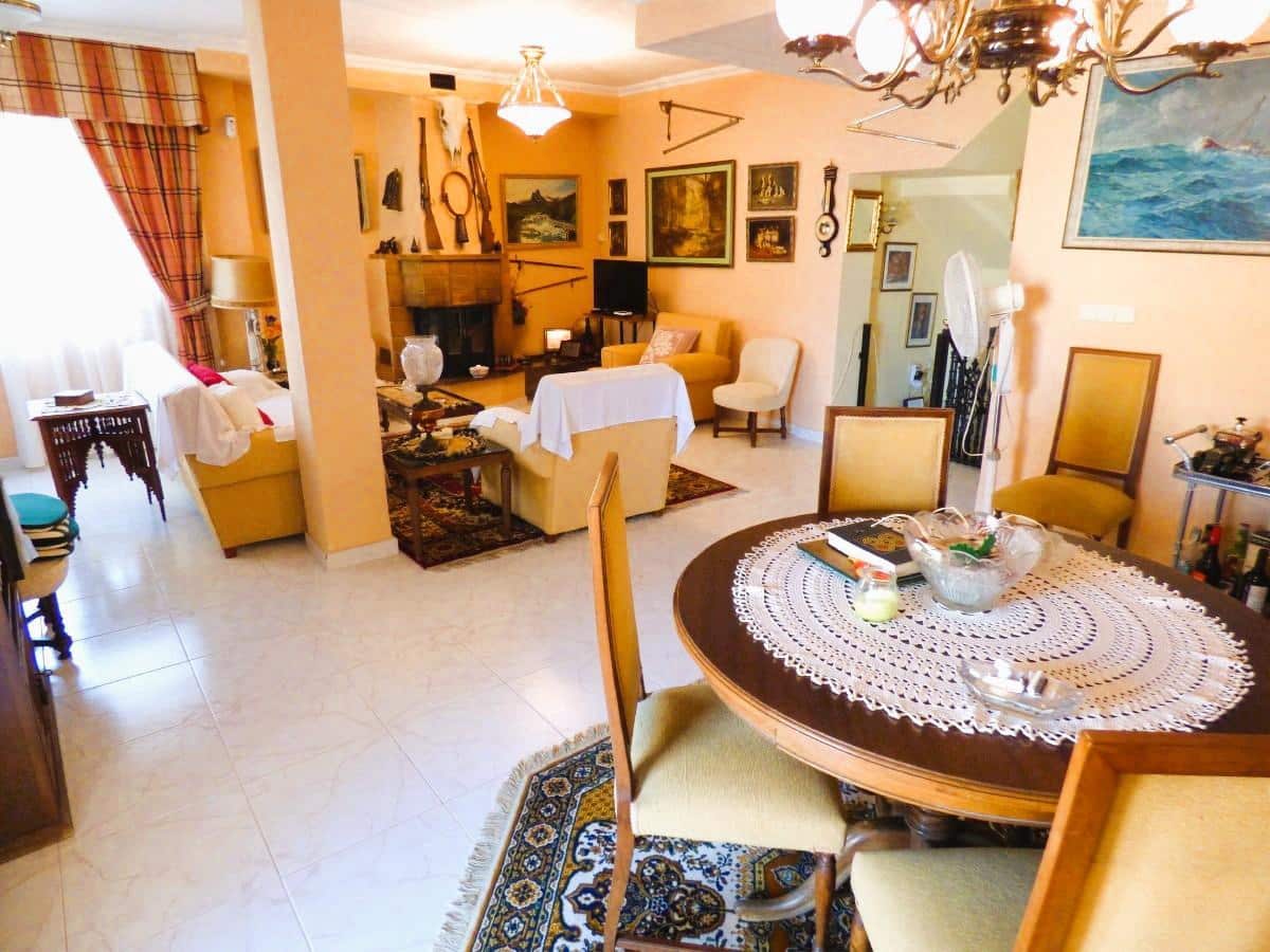 6 soveværelse Byhus til salg i Benidorm med swimmingpool garage - € 460.000 (Ref: 10065688)