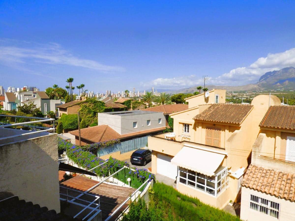 6 soveværelse Byhus til salg i Benidorm med swimmingpool garage - € 460.000 (Ref: 10065688)