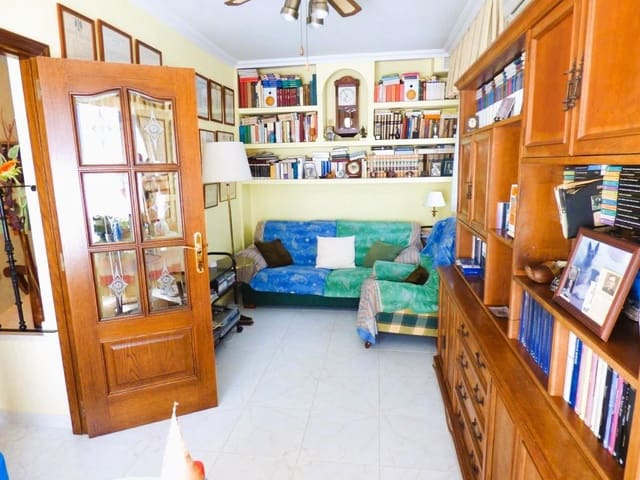 Casa de 6 habitaciones en Playa Levante, Benidorm en venta con piscina garaje - 460.000 € (Ref: 10065688)