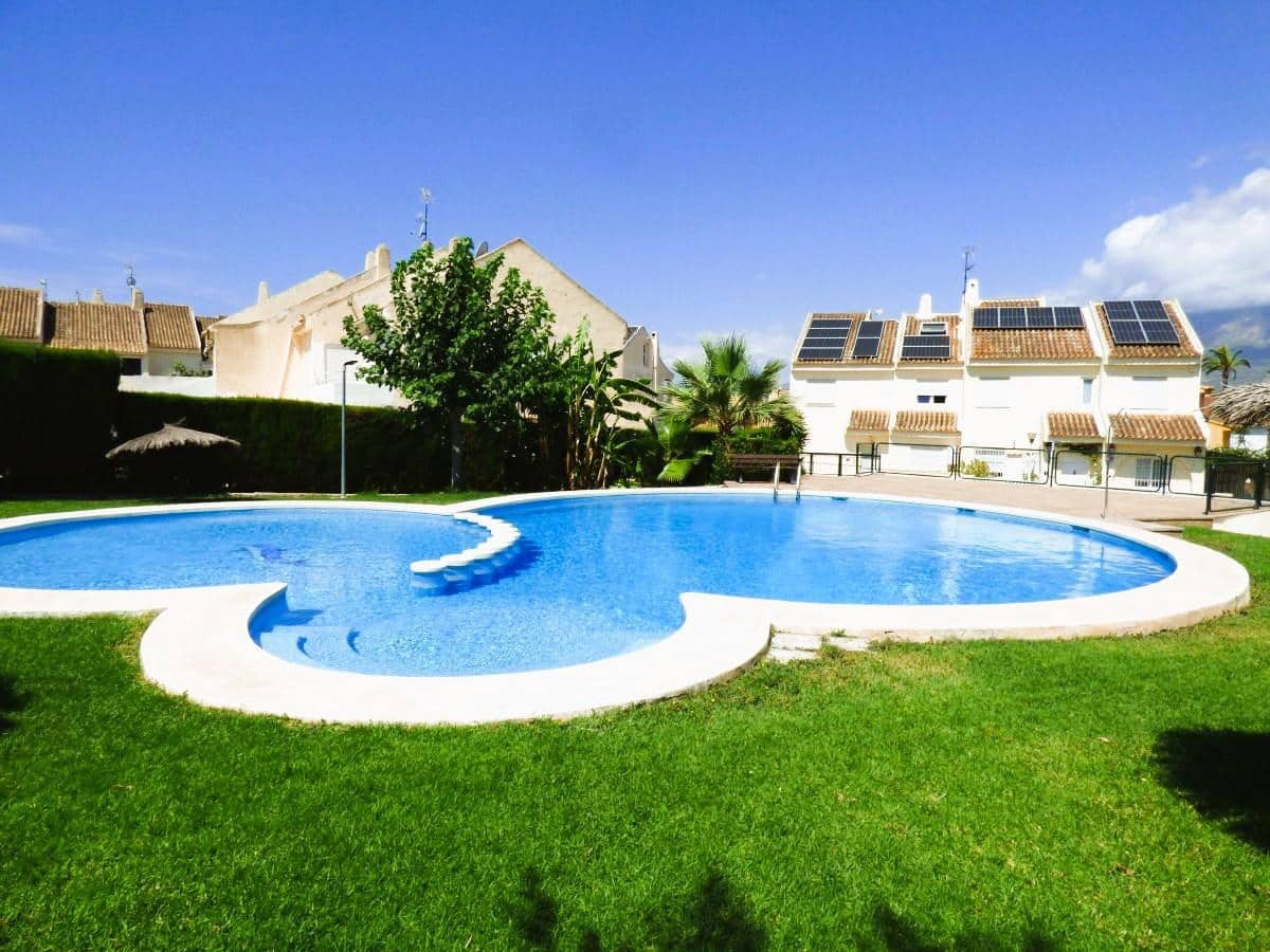 6 soveværelse Byhus til salg i Benidorm med swimmingpool garage - € 460.000 (Ref: 10065688)