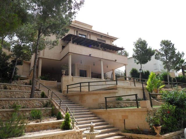 4 soverom Villa til salgs i Alhama Springs, Altea med svømmebasseng garasje - € 635 000 (Ref: 4722615)