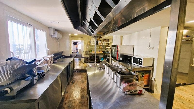 Erhverv til salg i Denia med garage - € 870.000 (Ref: 8383841)