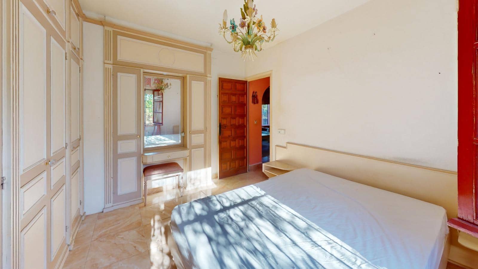 3 sypialnia Willa na sprzedaż w Alfaz del Pi / L'Alfas del Pi z basenem garażem - 450 000 € (Ref: 8405809)