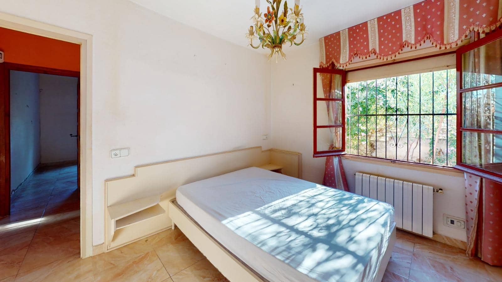 3 sypialnia Willa na sprzedaż w Alfaz del Pi / L'Alfas del Pi z basenem garażem - 450 000 € (Ref: 8405809)