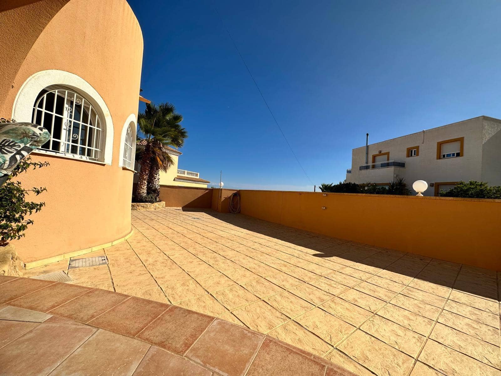 3 soverom Villa til salgs i La Villajoyosa / Vila Joiosa med svømmebasseng garasje - € 595 000 (Ref: 9039783)