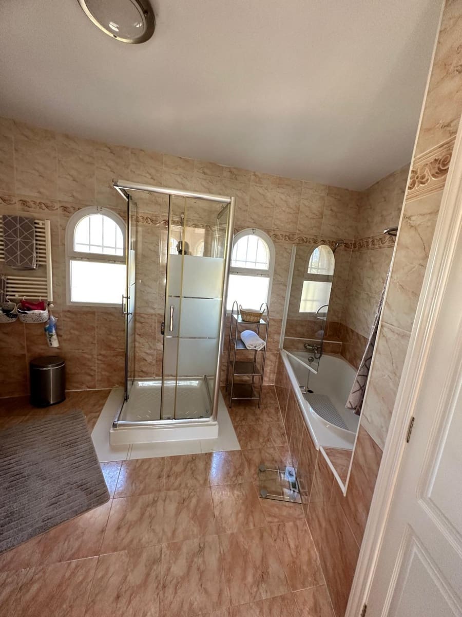 3 soverom Villa til salgs i La Villajoyosa / Vila Joiosa med svømmebasseng garasje - € 595 000 (Ref: 9039783)