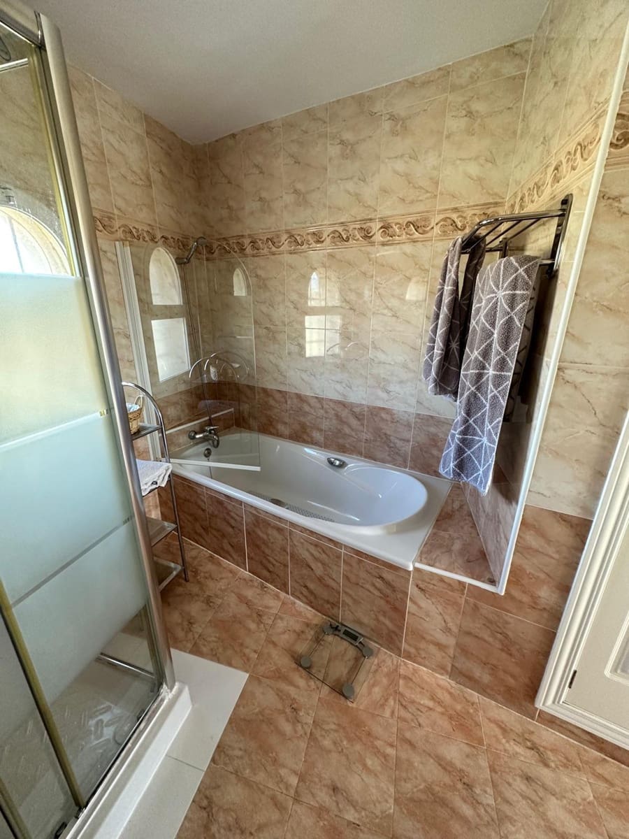 3 soverom Villa til salgs i La Villajoyosa / Vila Joiosa med svømmebasseng garasje - € 595 000 (Ref: 9039783)