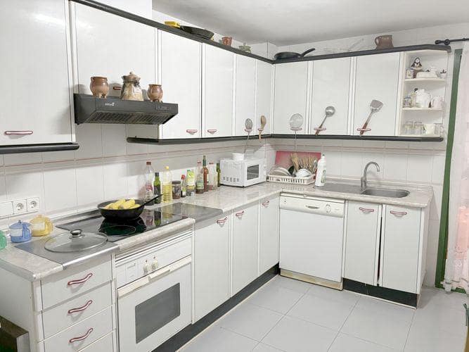 3 bedroom Apartment for rent in Alfaz del Pi / L'Alfas del Pi - € 1,200 (Ref: 9068472)