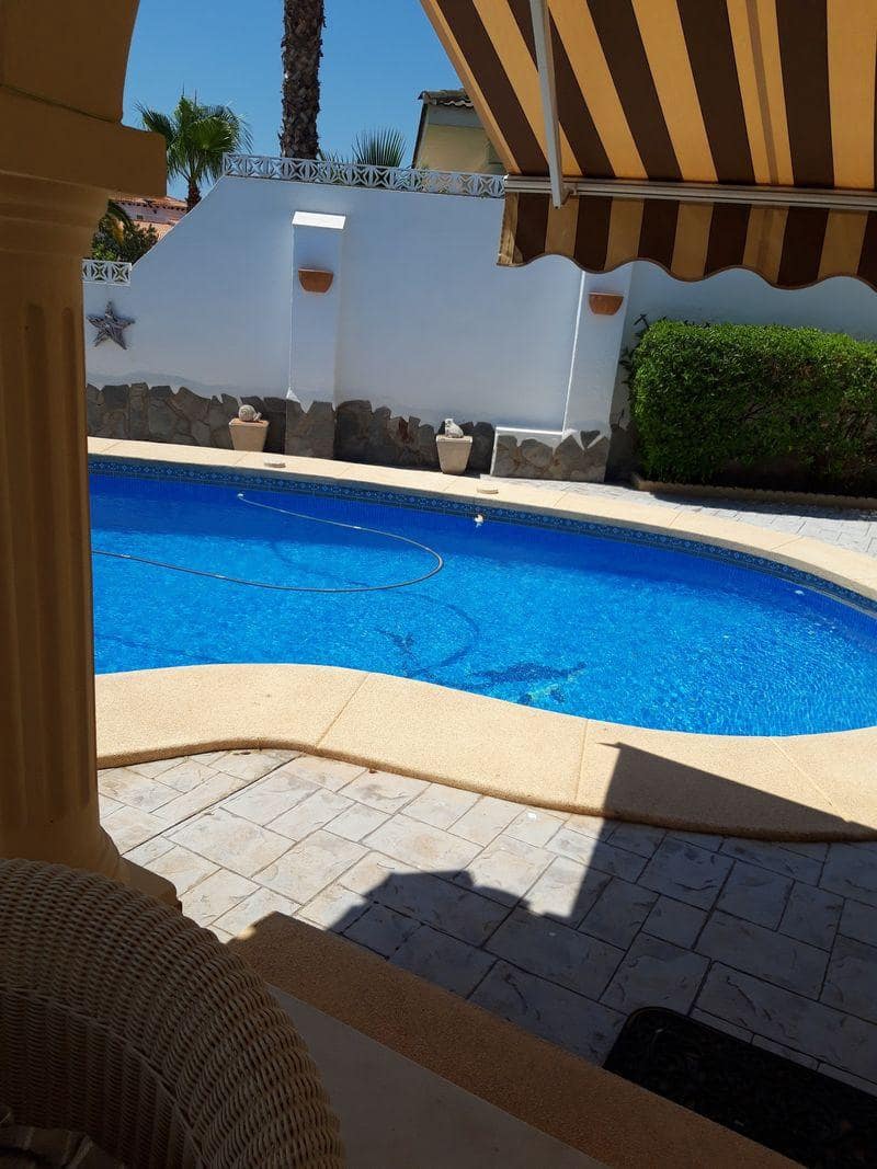 3 soverom Villa til salgs i Alfaz del Pi / L'Alfas del Pi med svømmebasseng garasje - € 775 000 (Ref: 9142259)