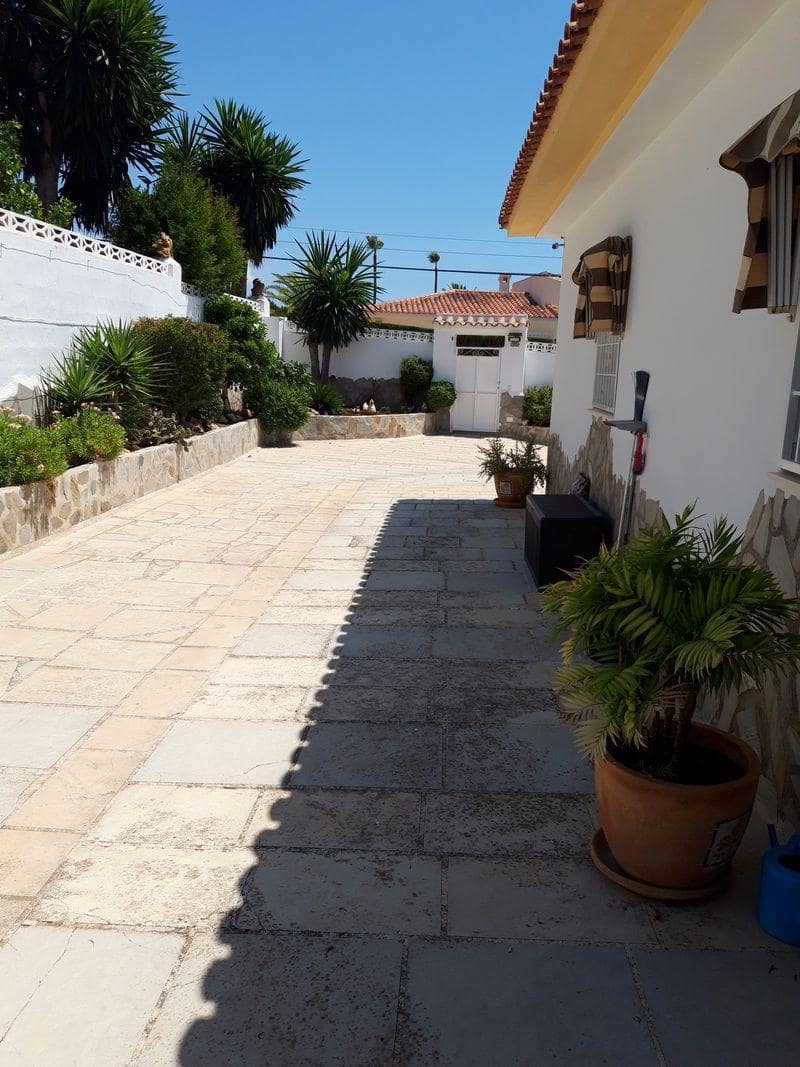 3 soverom Villa til salgs i Alfaz del Pi / L'Alfas del Pi med svømmebasseng garasje - € 775 000 (Ref: 9142259)