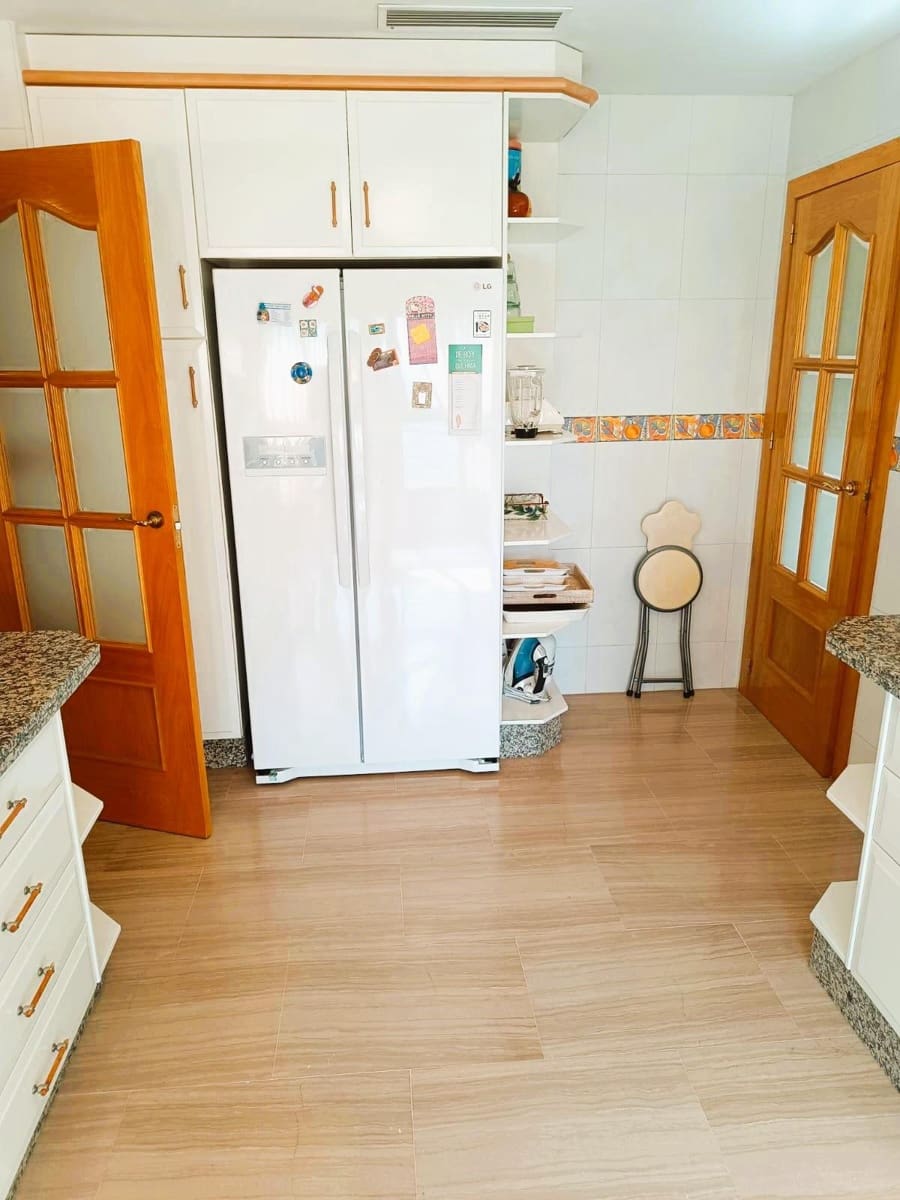 3 sypialnia Apartament na sprzedaż w Benidorm - 995 000 € (Ref: 9235176)