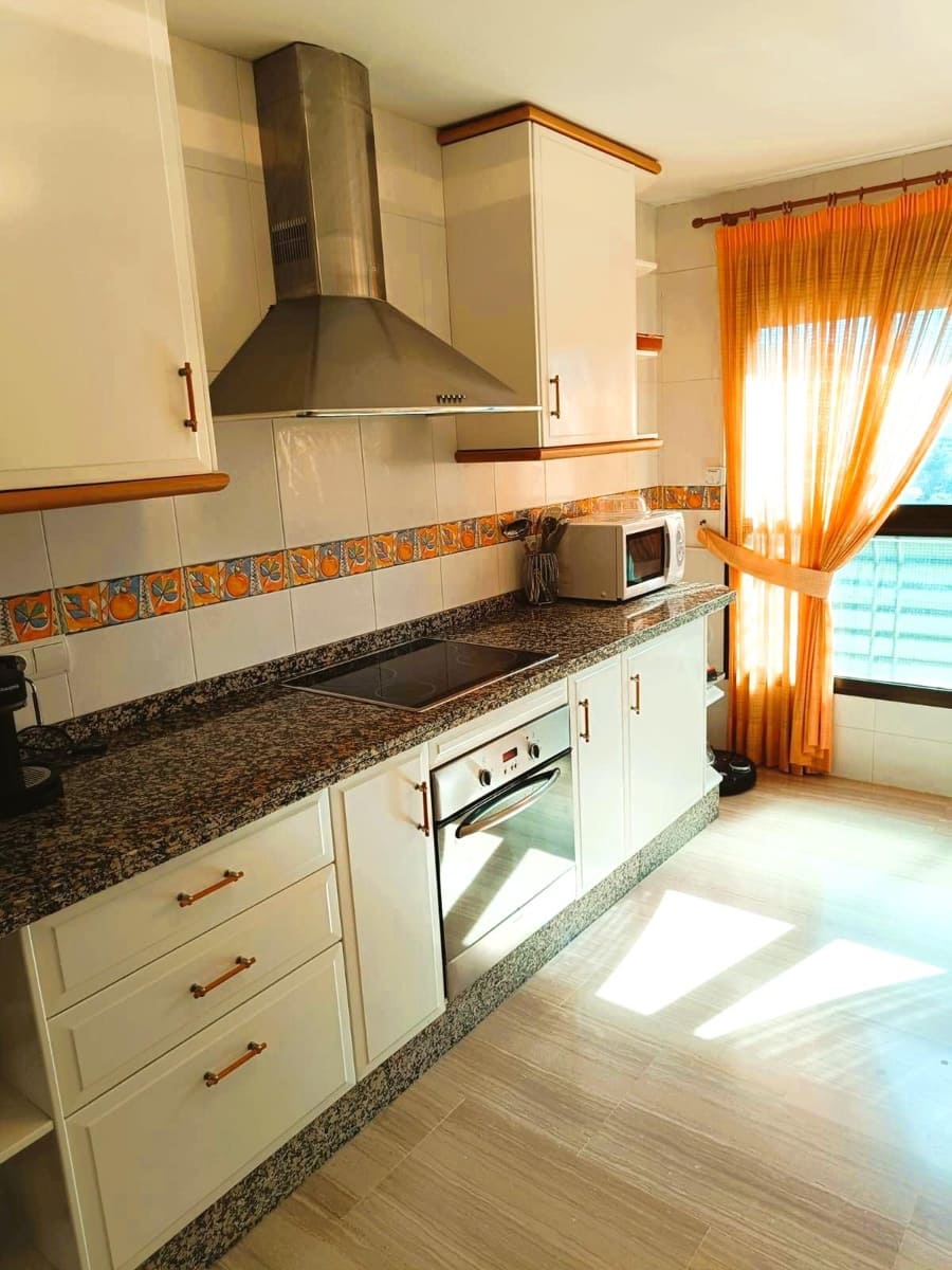 3 sypialnia Apartament na sprzedaż w Benidorm - 995 000 € (Ref: 9235176)