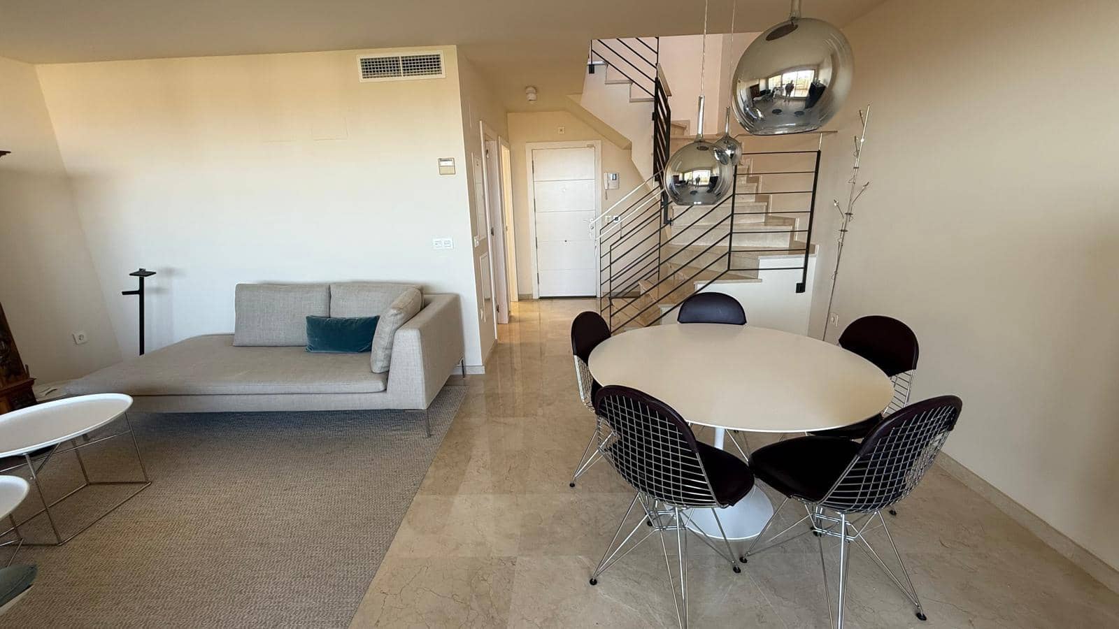 Apartamento de 3 habitaciones en Finestrat en venta con piscina garaje - 450.000 € (Ref: 9731368)