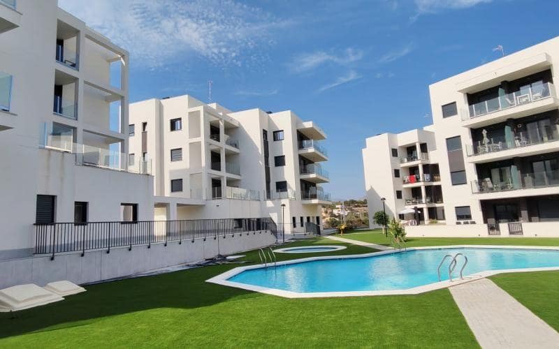 Apartamento de 3 habitaciones en La Villajoyosa / Vila Joiosa en venta con piscina garaje - 550.000 € (Ref: 9883765)