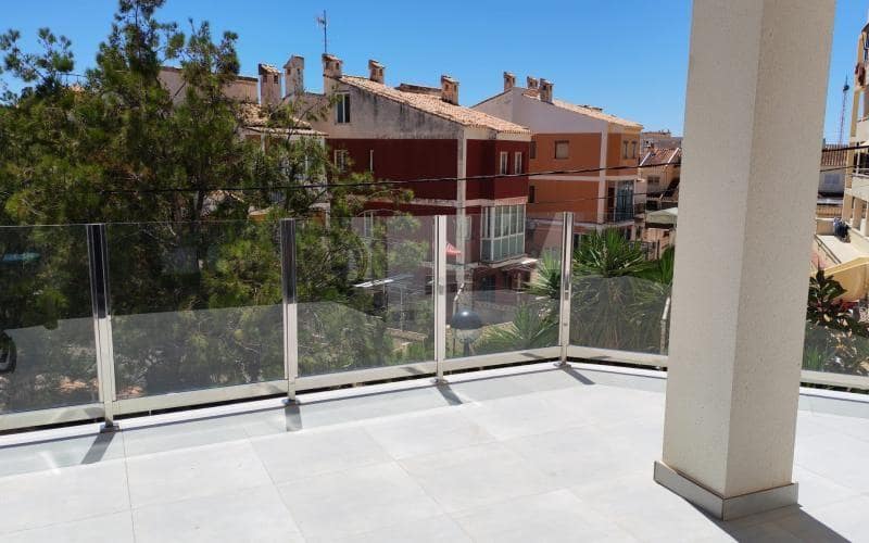 Apartamento de 3 habitaciones en La Villajoyosa / Vila Joiosa en venta con piscina garaje - 550.000 € (Ref: 9883765)