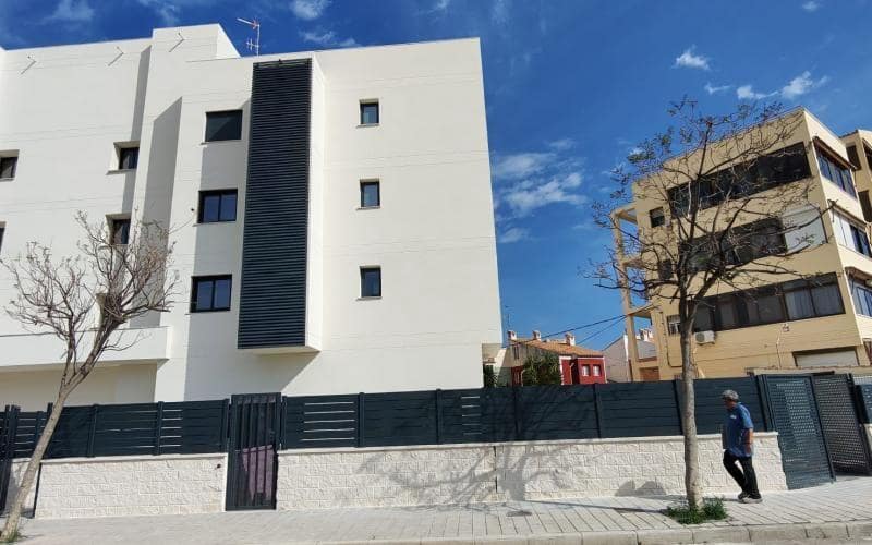 Apartamento de 3 habitaciones en La Villajoyosa / Vila Joiosa en venta con piscina garaje - 550.000 € (Ref: 9883765)