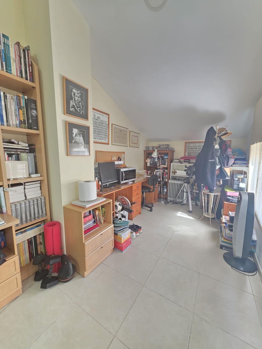 4 bedroom Villa for sale in La Nucia with pool garage - € 425,000 (Ref: 9931116)