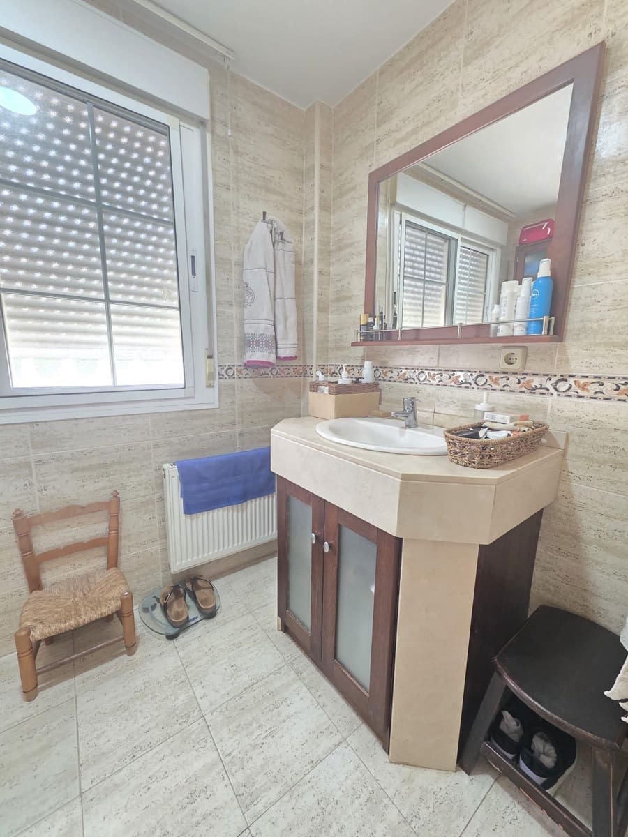 4 bedroom Villa for sale in La Nucia with pool garage - € 425,000 (Ref: 9931116)
