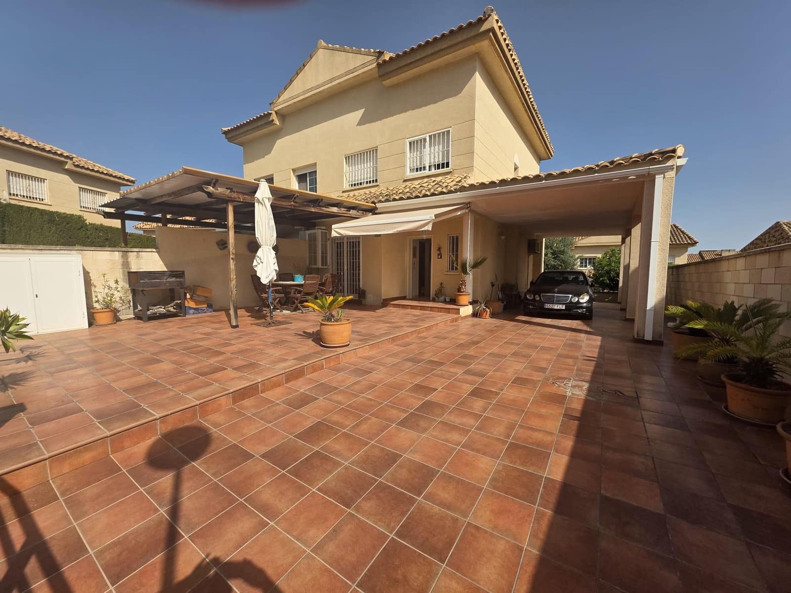 4 bedroom Villa for sale in La Nucia with pool garage - € 425,000 (Ref: 9931116)