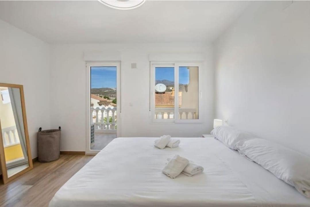 3 bedroom Townhouse for rent in Cala d'Or with pool - € 1,500 (Ref: 9974238)