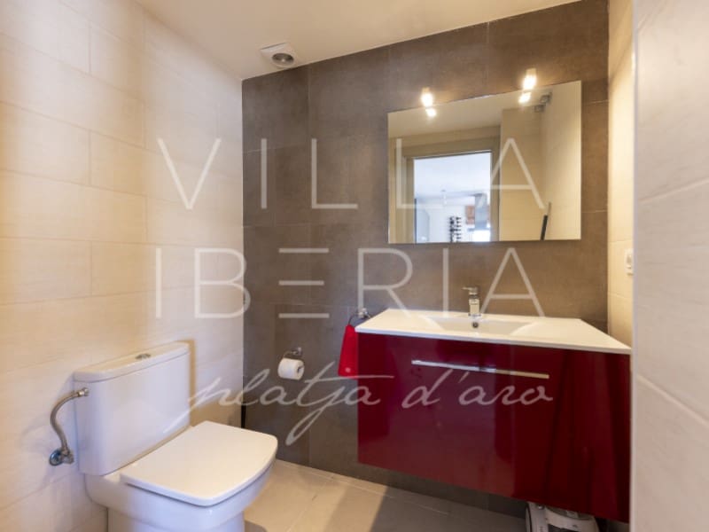 4 bedroom Penthouse for rent in Sant Feliu de Guixols with garage - € 1,995 (Ref: 10025600)