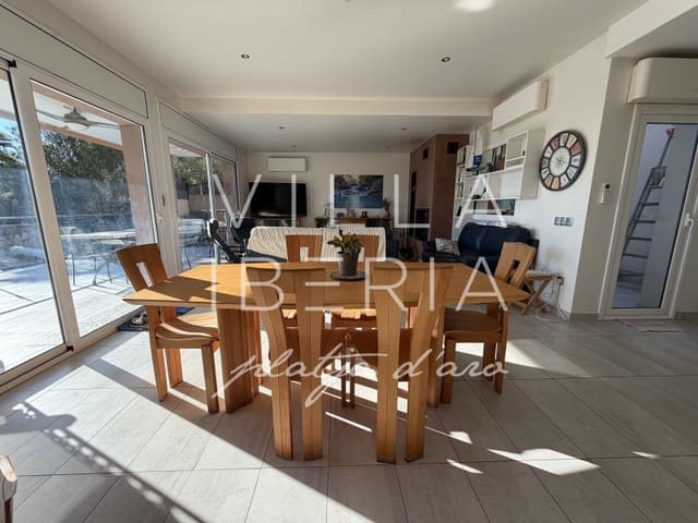 4 bedroom Villa for sale in Calonge i Sant Antoni with pool garage - € 795,000 (Ref: 10035330)