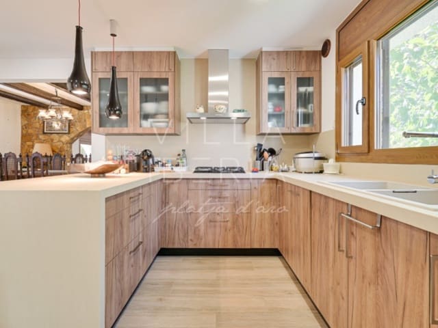 4 makuuhuone Huvila myytävänä paikassa Platja d'Aro, Castell-Platja d'Aro mukana uima-altaan 
autotalli - 1 150 000 € (Ref: 10050258)
