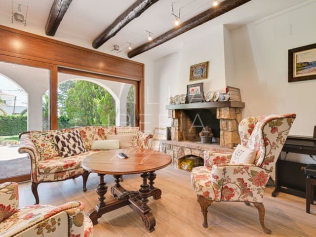 4 makuuhuone Huvila myytävänä paikassa Platja d'Aro, Castell-Platja d'Aro mukana uima-altaan 
autotalli - 1 150 000 € (Ref: 10050258)