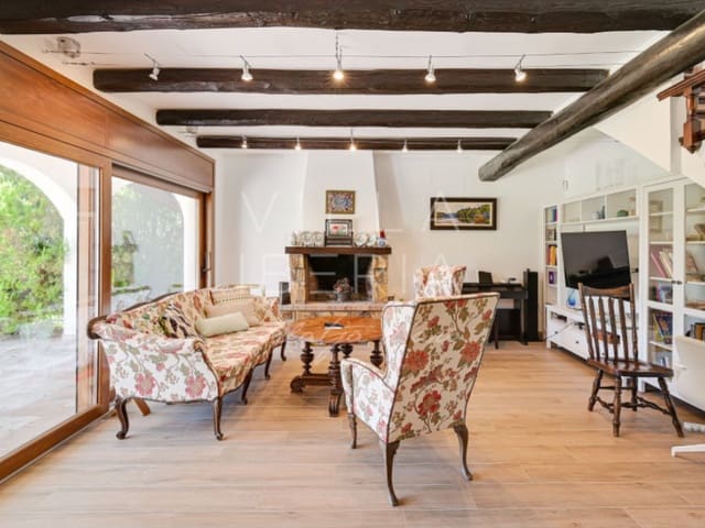 4 makuuhuone Huvila myytävänä paikassa Platja d'Aro, Castell-Platja d'Aro mukana uima-altaan 
autotalli - 1 150 000 € (Ref: 10050258)
