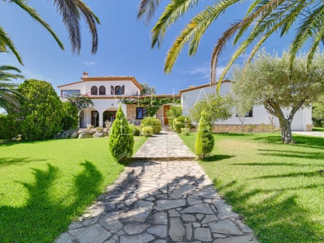 4 makuuhuone Huvila myytävänä paikassa Platja d'Aro, Castell-Platja d'Aro mukana uima-altaan 
autotalli - 1 150 000 € (Ref: 10050258)
