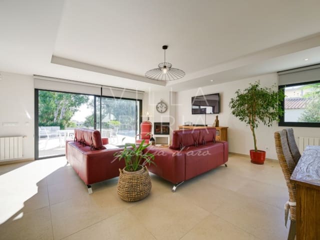 Chalet de 4 habitaciones en Platja d'Aro, Castell-Platja d'Aro en venta con piscina garaje - 778.000 € (Ref: 10089489)