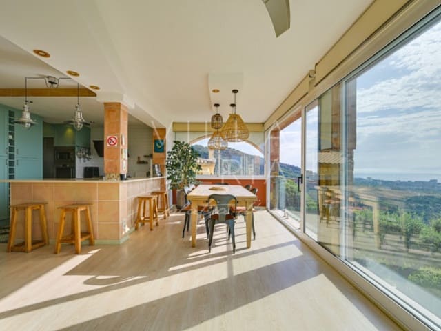 Chalet de 4 habitaciones en Platja d'Aro, Castell-Platja d'Aro en venta con piscina garaje - 815.000 € (Ref: 10184762)