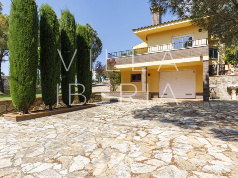 3 chambre Villa/Maison à vendre à Santa Cristina d'Aro avec garage - 377 000 € (Ref: 7646679)