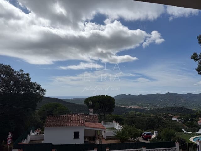 Chalet de 3 habitaciones en Santa Cristina d'Aro en venta con piscina garaje - 795.000 € (Ref: 7646682)