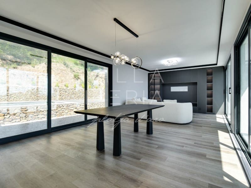 3 soveværelse Villa til salg i Santa Cristina d'Aro med swimmingpool garage - € 945.000 (Ref: 7646682)