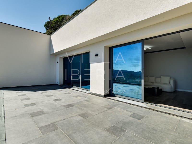 3 soveværelse Villa til salg i Santa Cristina d'Aro med swimmingpool garage - € 945.000 (Ref: 7646682)