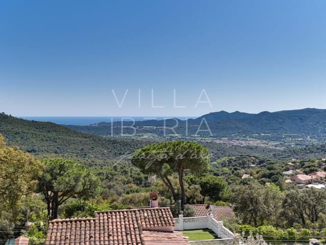 3 chambre Villa/Maison à vendre à Santa Cristina d'Aro avec piscine garage - 945 000 € (Ref: 7646682)