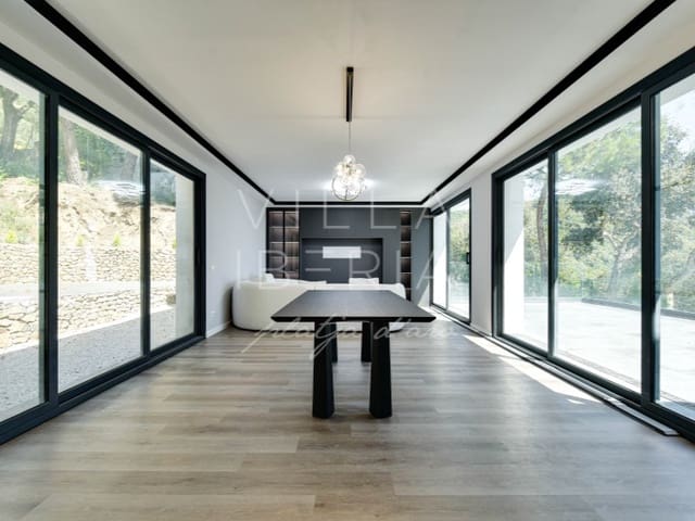 3 chambre Villa/Maison à vendre à Santa Cristina d'Aro avec piscine garage - 945 000 € (Ref: 7646682)