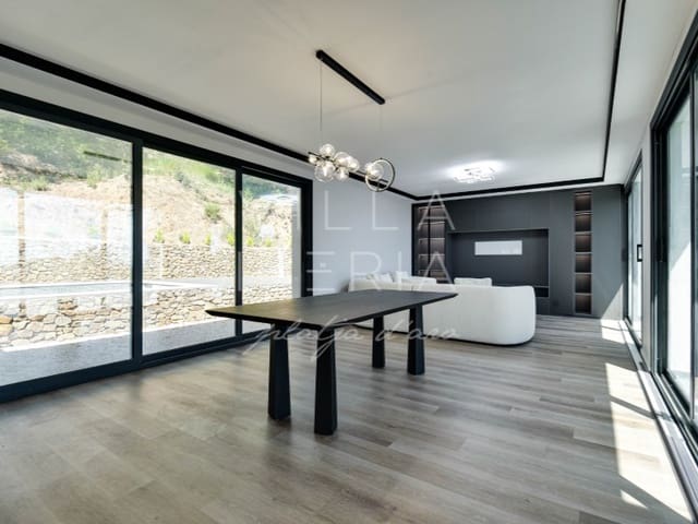 3 chambre Villa/Maison à vendre à Santa Cristina d'Aro avec piscine garage - 945 000 € (Ref: 7646682)