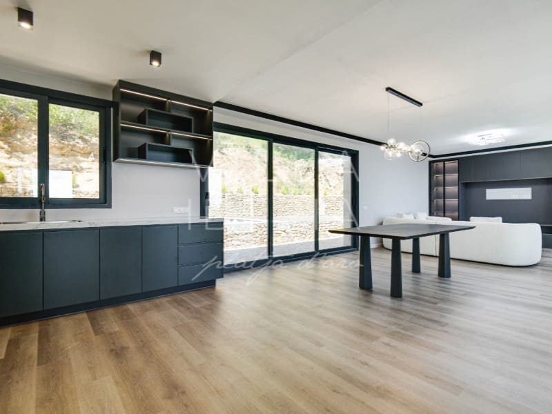 3 soveværelse Villa til salg i Santa Cristina d'Aro med swimmingpool garage - € 945.000 (Ref: 7646682)