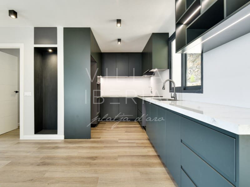 3 soveværelse Villa til salg i Santa Cristina d'Aro med swimmingpool garage - € 945.000 (Ref: 7646682)